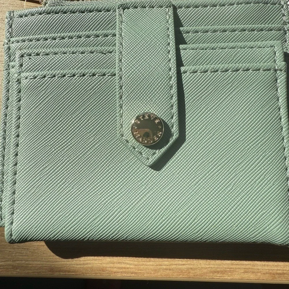 Steve Madden Bhayden Card Case‎ Sage Green Faux Leather Wallet MR116325 New
